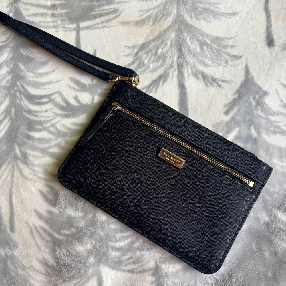 Kate Spade Black Tinie Laurel Way wristlet.
